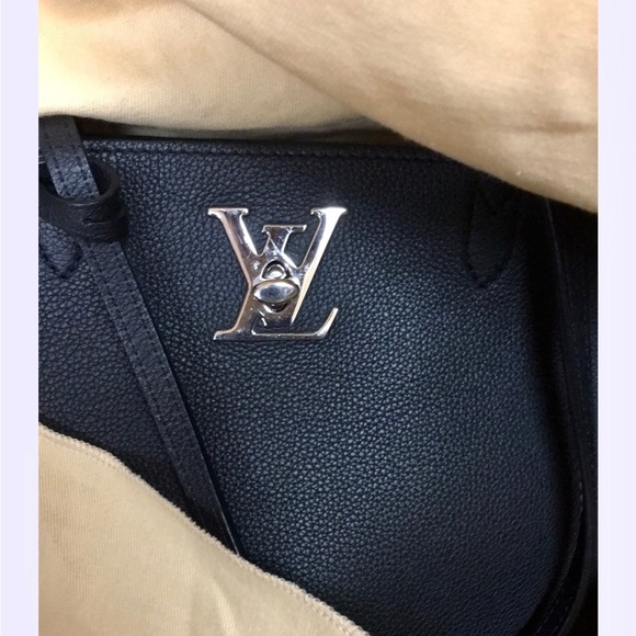 Louis Vuitton Lockme Cabas bag, like new - Picture 3 of 16